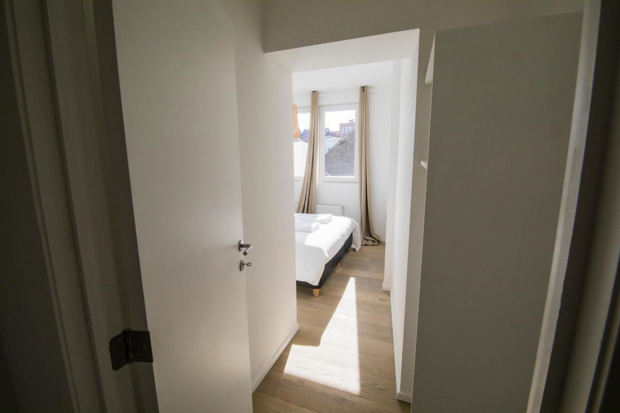 Travelease - Midi * Brussels